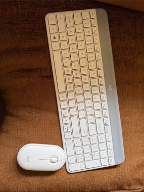 Logitech K470 White keyboard and mouse